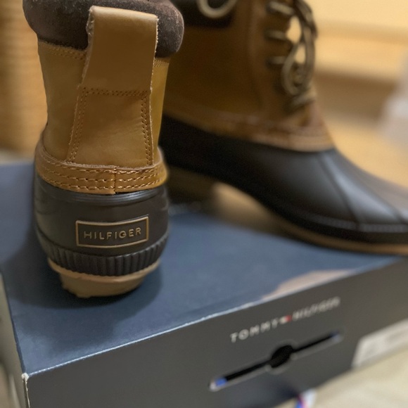 Tommy Hilfiger Rainboots (Size 10) Duck - Picture 2 of 4